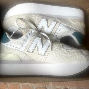 Women's Vintage New Balance 574